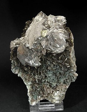 Arsenopyrite with Muscovite and Pyrite. 