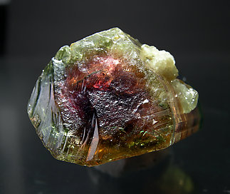 Tourmaline (Group). Bottom