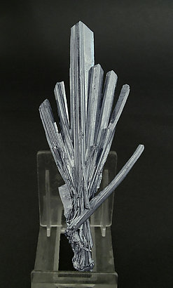 Stibnite with Baryte. Front