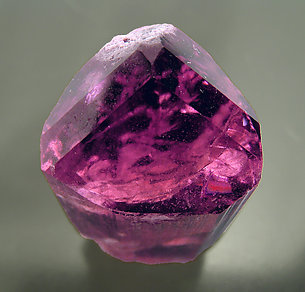 Elbaite (variety rubellite). Top