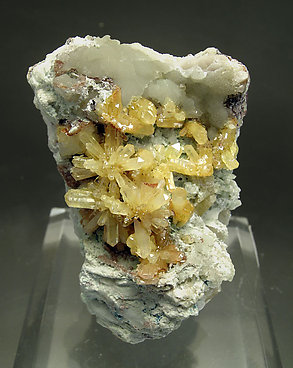 Mimetite on Smithsonite. 