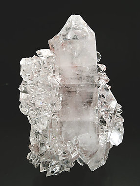 Doubly terminated Fluorapophyllite-(K).