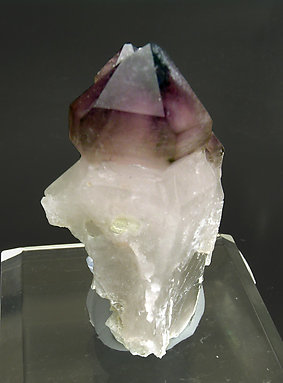 Scepter Quartz (variety amethyst).