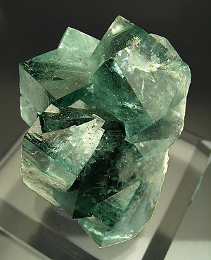 Twinned Fluorite. Side