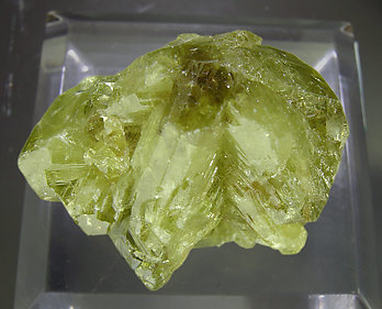 Doubly terminated Chrysoberyl. Top