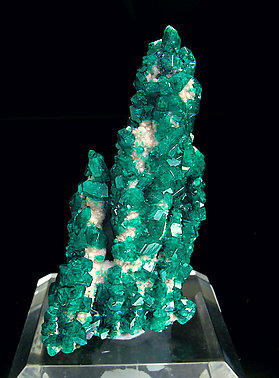 Dioptase with Calcite. Front