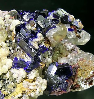 Cerussite with Smithsonite and Azurite. 