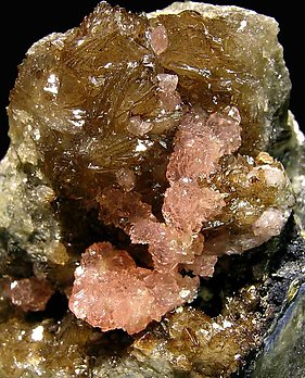 Correianevesite with Hureaulite. 