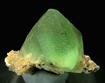 Fluorita octaédrica con Cuarzo. Vista posterior