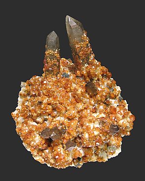 Spessartine with smoky Quartz.