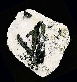 Doubly terminated Neptunite on Natrolite.