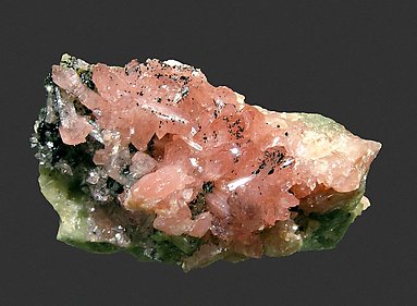 Hureaulite with Correianevesite and Rockbridgeite. Front