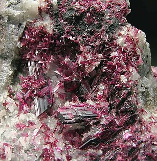 Erythrite with Quartz. 