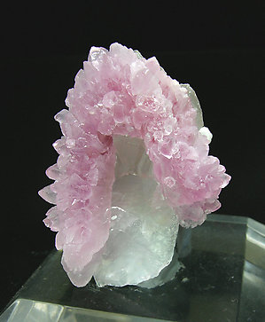 Quartz (variety rose) with Quartz. 