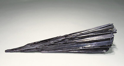 Kermesite with Stibnite. Rear