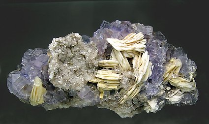 Fluorite with Baryte and Quartz. 