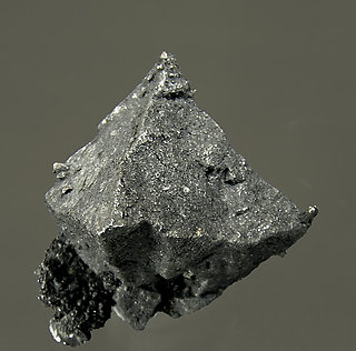 Acanthite. Side