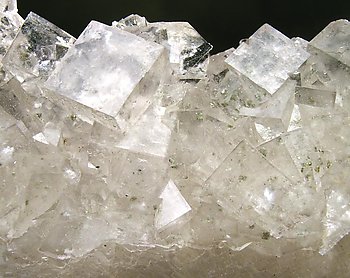 Fluorita con inclusiones de Calcopirita. 