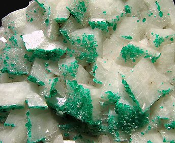 Dioptase with Calcite. 