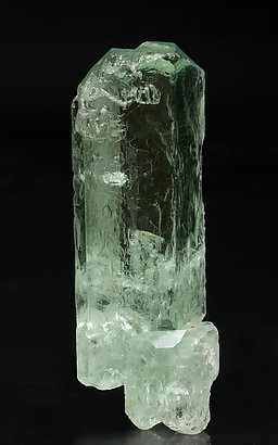 Beryl (variety aquamarine). Rear