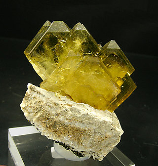 Baryte with Dolomite. Front
