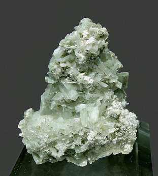 Paravauxite.