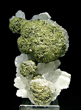 Chalcopyrite with Quartz and Calcite.