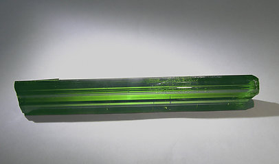 Elbaite (variety verdelite). Side