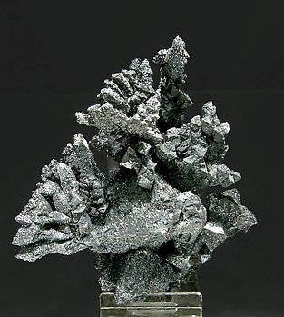 Hematite after Magnetite (variety martite). Rear