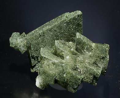 Orthoclase (variety adularia) with chlorite and Hematite. Front