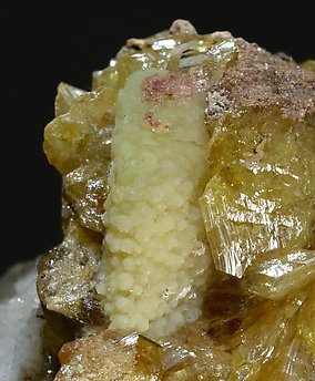 Wulfenite with Mimetite and Calcite. 