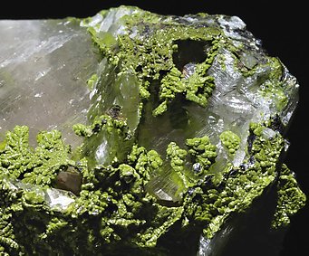 Mottramite with Calcite. 