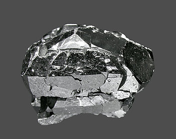 Ferberite with Quartz. Top