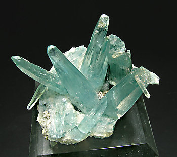 Beryl (variety aquamarine). Top