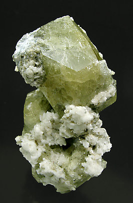 Herderite with Albite. Front