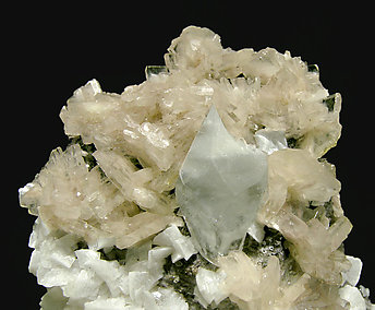 Baryte with Calcite, Dolomite and Fluorite. 