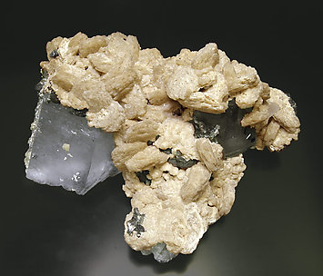 Siderite with Quartz and inclusions. Top