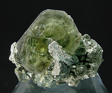 Fluorapatite with Arsenopyrite and Muscovite.