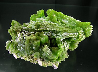 Pyromorphite. Rear