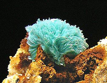 Aurichalcite with Quartz. 