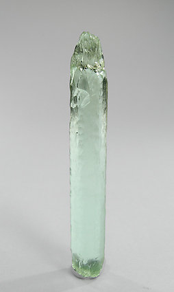 Doubly terminated Beryl (variety aquamarine). Front