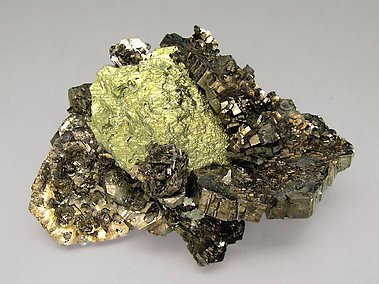 Pyrrhotite with Chalcopyrite. Front