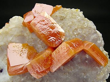 Wulfenite with Vanadinite (variety endlichite). 