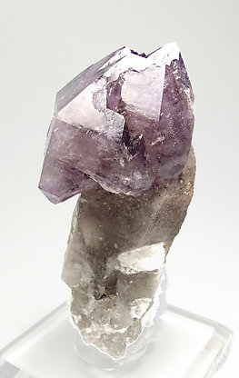 Quartz (variety amethyst) "scepter" with smoky Quartz and Albite. Side