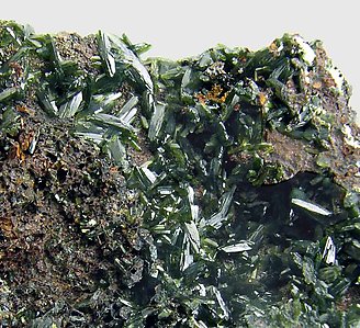 Olivenite with Pitticite. 