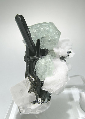 Fluorite with Schorl, Albite<br>and Fluorapatite. Front