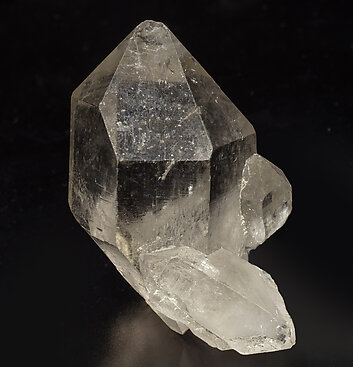 Doubly terminated Quartz (variety smoky). Front