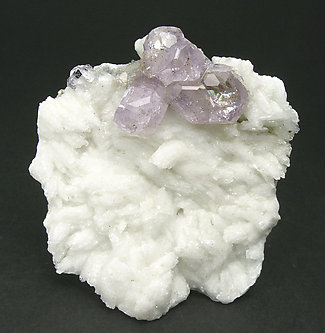 Fluorapatito con Albita. 