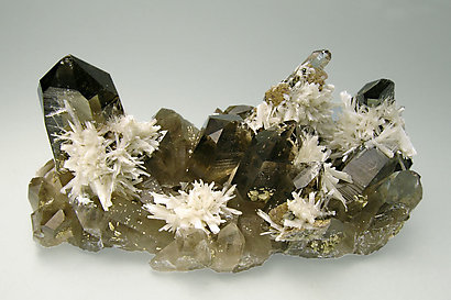 Bertrandite with smoky Quartz. Front