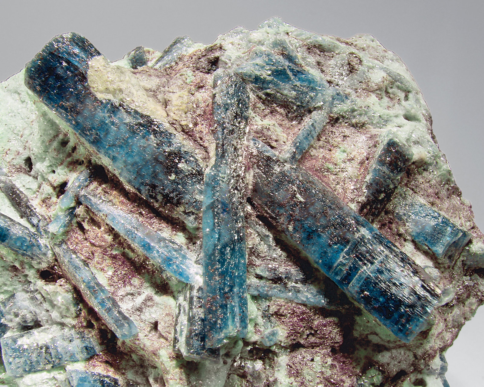 specimens/s_imagesM4/Kyanite-AG76M4d.jpg